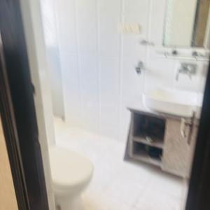 Bathroom Image of 1550 Sq.ft 3 BHK Apartment / Flat for sale in Unesco Apartments, Patparganj New Delhi for Rs. 35000000
