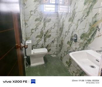 Bathroom Image of 650 Sq.ft 1 BHK Apartment / Flat for rent in Panathur Bengaluru for Rs. 28000