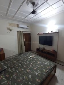 Bedroom Image of 1440 Sq.ft 2 BHK Builder Floor for rent in Lakshman Dwar Gujranwala Town, Gujranwala Town New Delhi for Rs. 45000