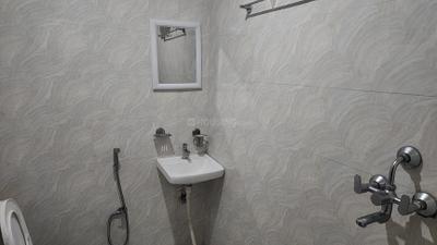 Bathroom Image of 530 Sq.ft 1 RK Apartment / Flat for rent in Karolan Ka Barh Jaipur for Rs. 15000