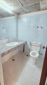 Bathroom Image of 1850 Sq.ft 3 BHK Apartment / Flat for rent in Aarcity Krishna Apra Sapphire, Indirapuram Ghaziabad for Rs. 38000