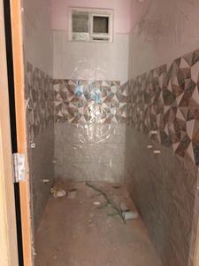 Common Bathroom Image of 655 Sq.ft 1 BHK Apartment / Flat for rent in Kondapur Hyderabad for Rs. 15500