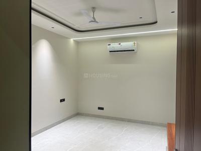 Bedroom Image of 2000 Sq.ft 3 BHK Builder Floor for rent in Raja Garden New Delhi for Rs. 85000