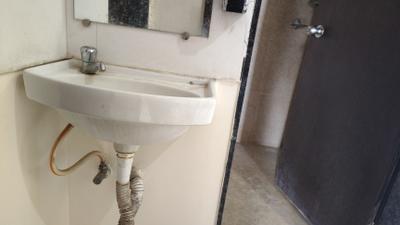 Bathroom Image of 650 Sq.ft 1 BHK Apartment / Flat for rent in Mantra Essence, Undri Pune for Rs. 18500