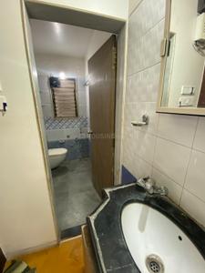 Bathroom Image of 1200 Sq.ft 2 BHK Apartment / Flat for rent in Sharanpur Nashik for Rs. 25000
