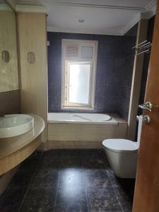 Bathroom Image of 1775 Sq.ft 3 BHK Apartment / Flat for sale in Hiranandani Meadows, Thane West Thane for Rs. 37000000