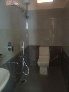 Common Bathroom Image of 600 Sq.ft 1 BHK Apartment / Flat for rent in Kondapur Hyderabad for Rs. 23000