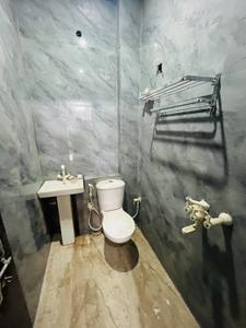 Bathroom Image of 500 Sq.ft 1 BHK Builder Floor for rent in Dampier Nagar Mathura for Rs. 10000
