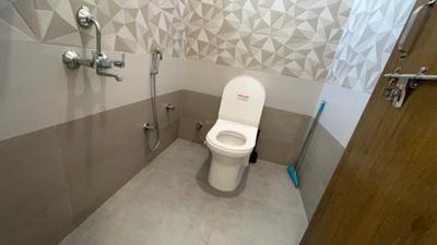Bathroom Image of 800 Sq.ft 1 BHK Apartment / Flat for rent in Kondapur Hyderabad for Rs. 25000