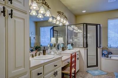 Bathroom Image of 1200 Sq.ft 3 BHK Apartment / Flat for sale in Transcon Triumph Tower 2, Andheri West Mumbai for Rs. 42500000