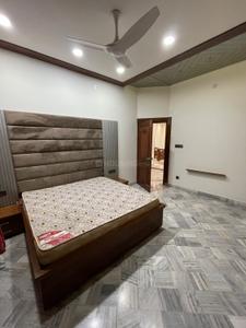 Bedroom Image of 5000 Sq.ft 5 BHK Independent House for rent in Channi Himmat Jammu for Rs. 95000