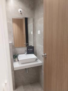 Bathroom Image of 1250 Sq.ft 3 BHK Apartment / Flat for sale in Dosti Greenscapes Phase 2, Hadapsar Pune for Rs. 15000000