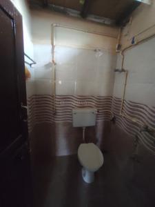 Bathroom Image of 1500 Sq.ft 3 BHK Builder Floor for rent in Dabeerpura Hyderabad for Rs. 10000