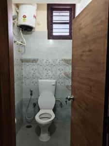 Bathroom Image of 600 Sq.ft 1 BHK Independent House for rent in JP Nagar Bengaluru for Rs. 15000