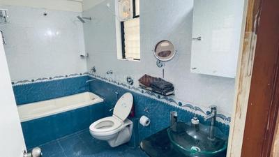 Bathroom Image of 3200 Sq.ft 3 BHK Independent House for rent in Dorabjee Paradise, Mohammed Wadi Pune for Rs. 42000
