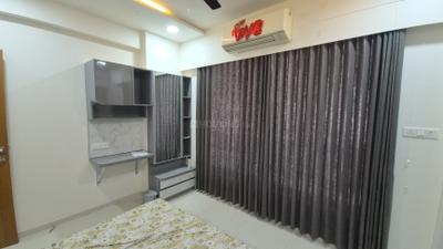 Bedroom Image of 2000 Sq.ft 3 BHK Apartment / Flat for rent in Ratnam Aurum, Vaishno Devi Circle Ahmedabad for Rs. 32000