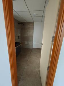 Kitchen Image of 900 Sq.ft 3 BHK Apartment / Flat for rent in Regalia Orane, Ghuma Ahmedabad for Rs. 25000