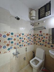Bathroom Image of 680 Sq.ft 1 BHK Apartment / Flat for rent in Scheme No 113 Indore for Rs. 21999