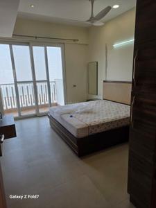 Bedroom Image of 3530 Sq.ft 5 BHK Apartment / Flat for rent in Prateek Edifice, Sector 107 Noida for Rs. 300000