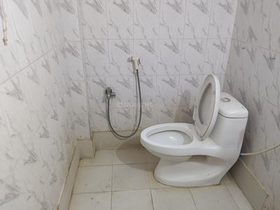 Bathroom Image of 1000 Sq.ft 2 BHK Builder Floor for rent in Basharatpur Gorakhpur for Rs. 8000