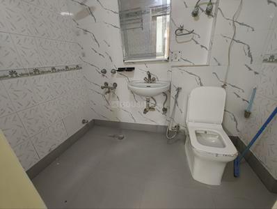 Bathroom Image of 1400 Sq.ft 2 BHK Apartment / Flat for rent in Basera CGHS, Sector 56 Gurgaon for Rs. 48000