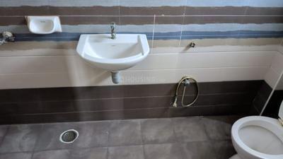 Bathroom Image of 1120 Sq.ft 2 BHK Apartment / Flat for rent in SVN Colony Guntur for Rs. 12000