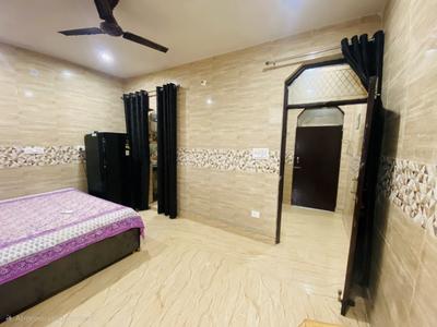 Bedroom Image of 360 Sq.ft 1 RK Builder Floor for rent in Dwarka Mor New Delhi for Rs. 13000