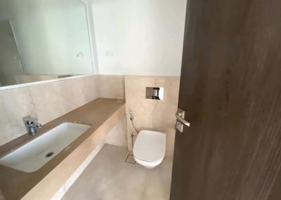 Bathroom Image of 850 Sq.ft 2 BHK Apartment / Flat for sale in Piramal Aranya, Byculla Mumbai for Rs. 46500000