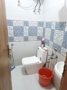 Bathroom Image of 600 Sq.ft 1 BHK Builder Floor for rent in Gamma II Greater Noida for Rs. 17000