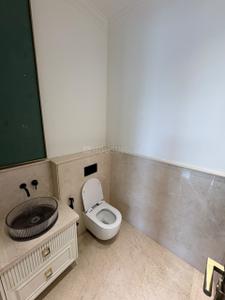 Bathroom Image of 4500 Sq.ft 4 BHK Builder Floor for sale in South Extension II New Delhi for Rs. 130000000