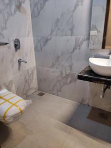 Bathroom Image of 1350 Sq.ft 3 BHK Builder Floor for sale in Peer Muchalla Zirakpur for Rs. 6500000