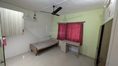 Bedroom Image of 1200 Sq.ft 2 BHK Apartment / Flat for rent in Fatehgunj Vadodara for Rs. 18000
