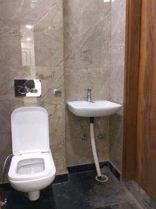 Common Bathroom Image of 990 Sq.ft 3 BHK Builder Floor for sale in Shastri Nagar New Delhi for Rs. 13500000