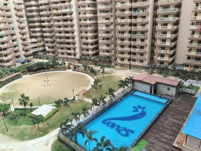 Living Room Image of 1350 Sq.ft 3 BHK Apartment / Flat for sale in Gaur City 7th Avenue, Noida Extension Greater Noida for Rs. 14500000