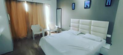 Bedroom Image of 435 Sq.ft 1 RK Studio for rent in Paramount Golfforeste Oak &amp; Pine, Surajpur Greater Noida for Rs. 15050