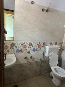 Bathroom Image of 1000 Sq.ft 3 BHK Builder Floor for rent in Chichuraganapalli Hosur for Rs. 65000