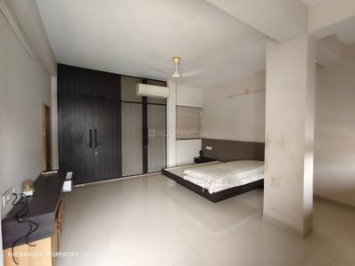 Bedroom Image of 2000 Sq.ft 3 BHK Apartment / Flat for rent in Race Course Vadodara for Rs. 55000