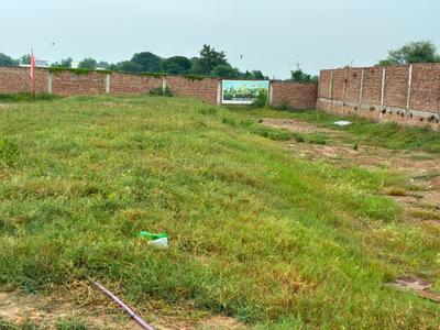Image of 900 Sq.ft Residential Plot / Land for sale in Kahna farms, Sunrakh Bangar, Vrindavan for Rs. 2100000