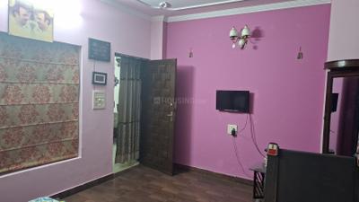 Bedroom Image of 1800 Sq.ft 3 BHK Builder Floor for sale in Rajouri Garden New Delhi for Rs. 25000000