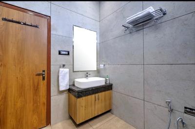 Bathroom Image of 1100 Sq.ft 3 BHK Apartment / Flat for rent in Panam Agrim Heights, Bholav Bharuch for Rs. 21000