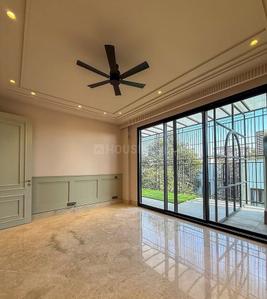 Bedroom Image of 4558 Sq.ft 4 BHK Builder Floor for sale in Model Town New Delhi for Rs. 80000000
