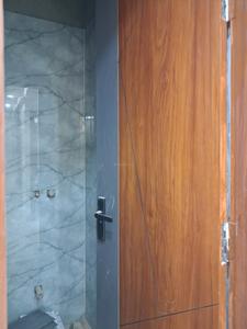 Common Bathroom Image of 1050 Sq.ft 2 BHK Apartment / Flat for sale in Sector 72 Noida for Rs. 3850000