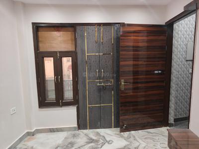 Living Room Image of 630 Sq.ft 2 BHK Builder Floor for rent in Krishna Nagar New Delhi for Rs. 28000
