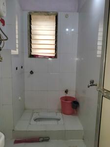 Common Bathroom Image of 833 Sq.ft 2 BHK Apartment / Flat for sale in Kasarvadavali Thane for Rs. 8500000
