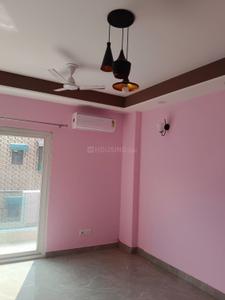 Bedroom Image of 1125 Sq.ft 3 BHK Builder Floor for rent in Chittaranjan Park New Delhi for Rs. 70000