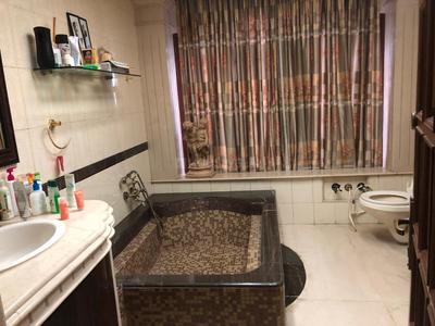 Image of 1800 Sq.ft 3 BHK Apartment / Flat for sale in Juhu, Mumbai for Rs. 150100000