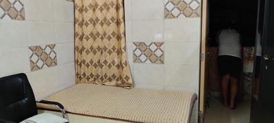 Bathroom Image of Boy in Matunga West, Mumbai