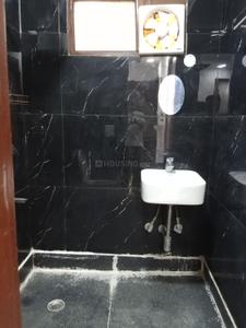 Bathroom Image of 1150 Sq.ft 3 BHK Builder Floor for rent in Arjun Nagar New Delhi for Rs. 50000