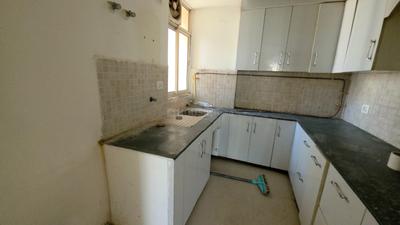 Kitchen Image of 950 Sq.ft 2 BHK Apartment / Flat for sale in Jaypee Kensington Boulevard, Sector 131 Noida for Rs. 9600000