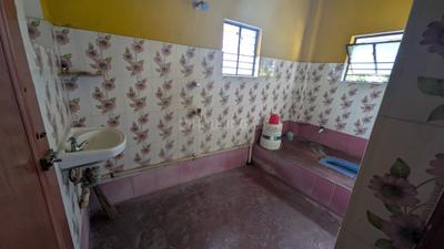 Bathroom Image of 480 Sq.ft 1 BHK Independent House for rent in Bara Nilpur Bardhaman for Rs. 5000